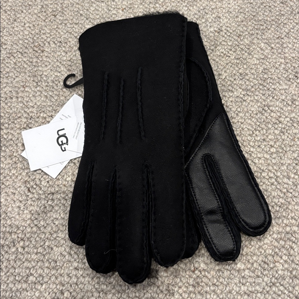 UGG Contrast Sheepskin Shearling Glove NWT